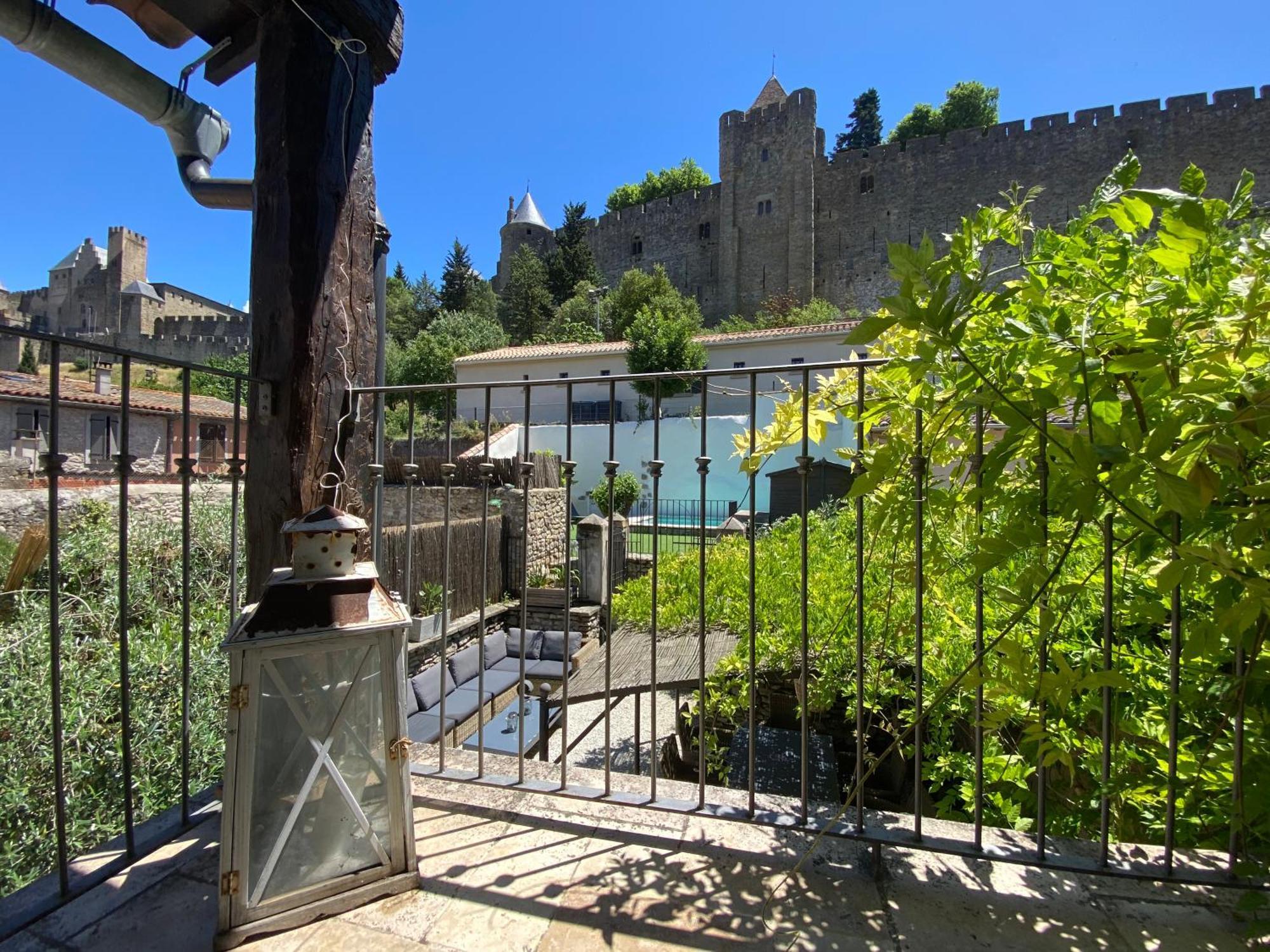 La Maison De La Tour Pinte Carcassonne Bagian luar foto